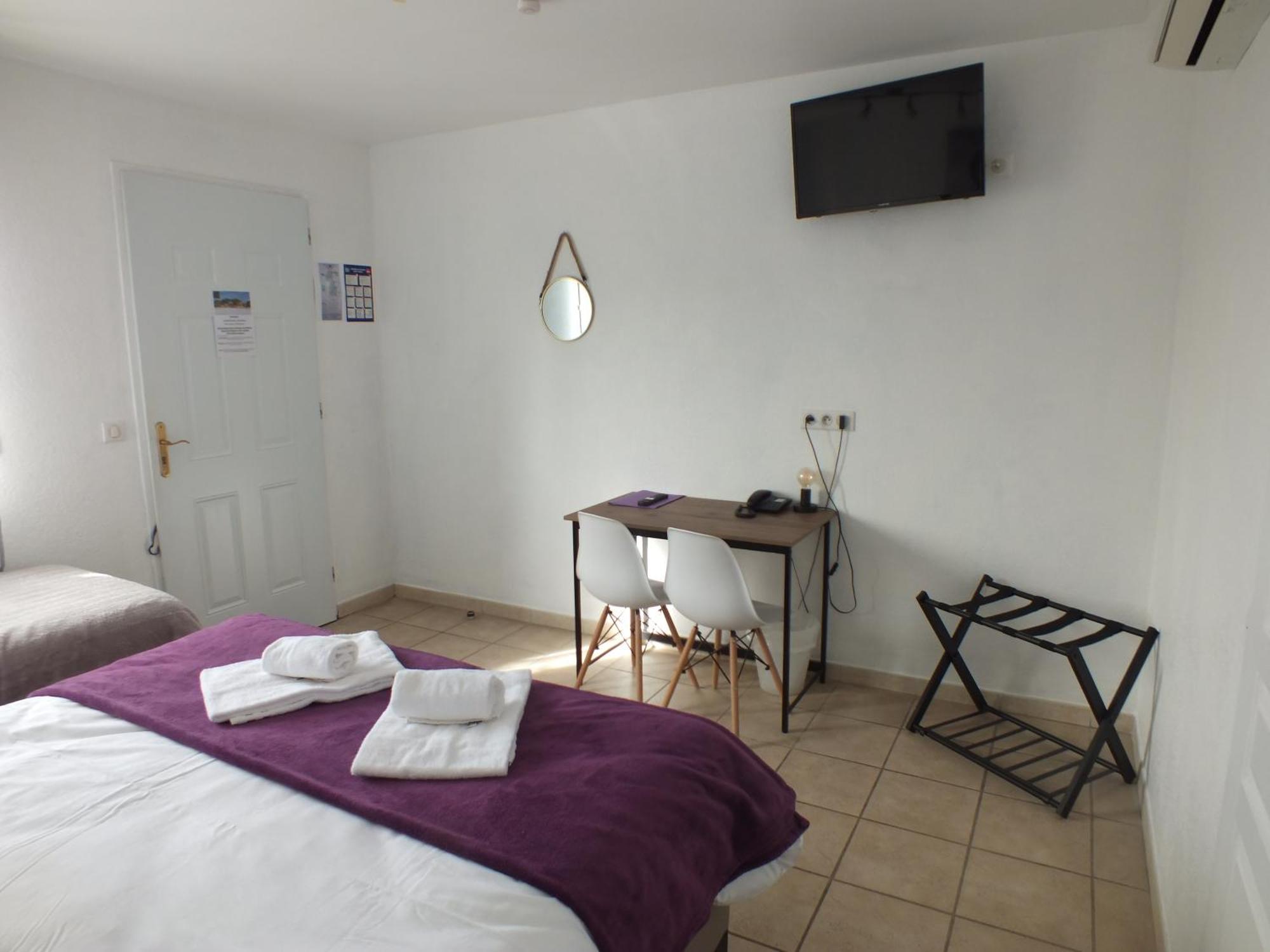 Logis Hotel Restaurant Le Clos Saint Loup Bram 외부 사진