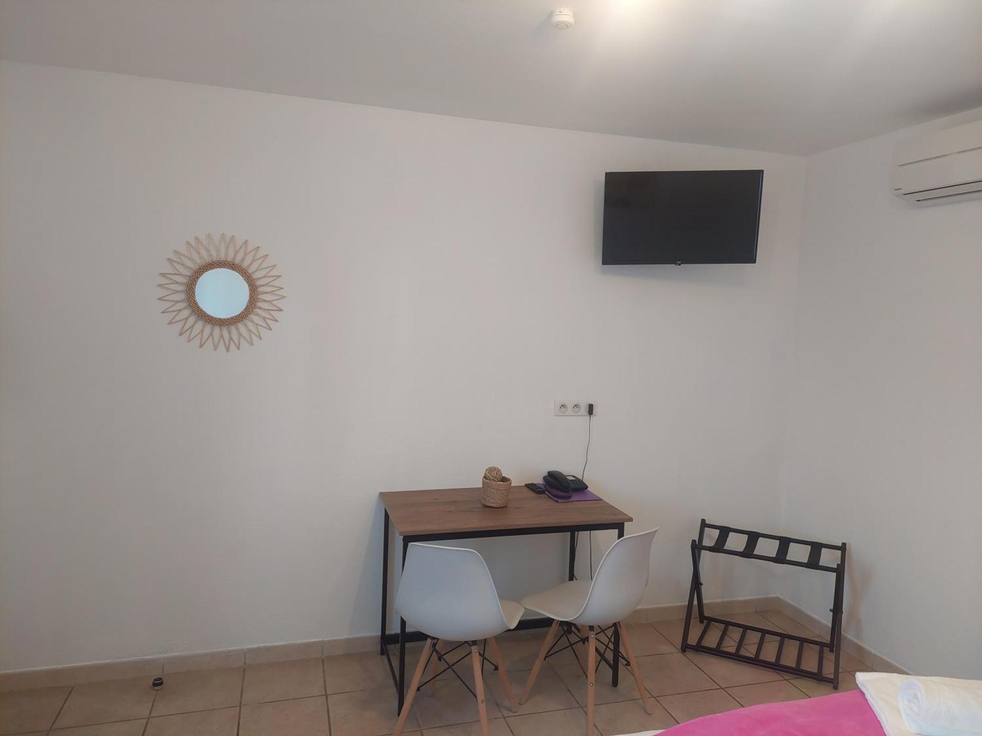 Logis Hotel Restaurant Le Clos Saint Loup Bram 외부 사진