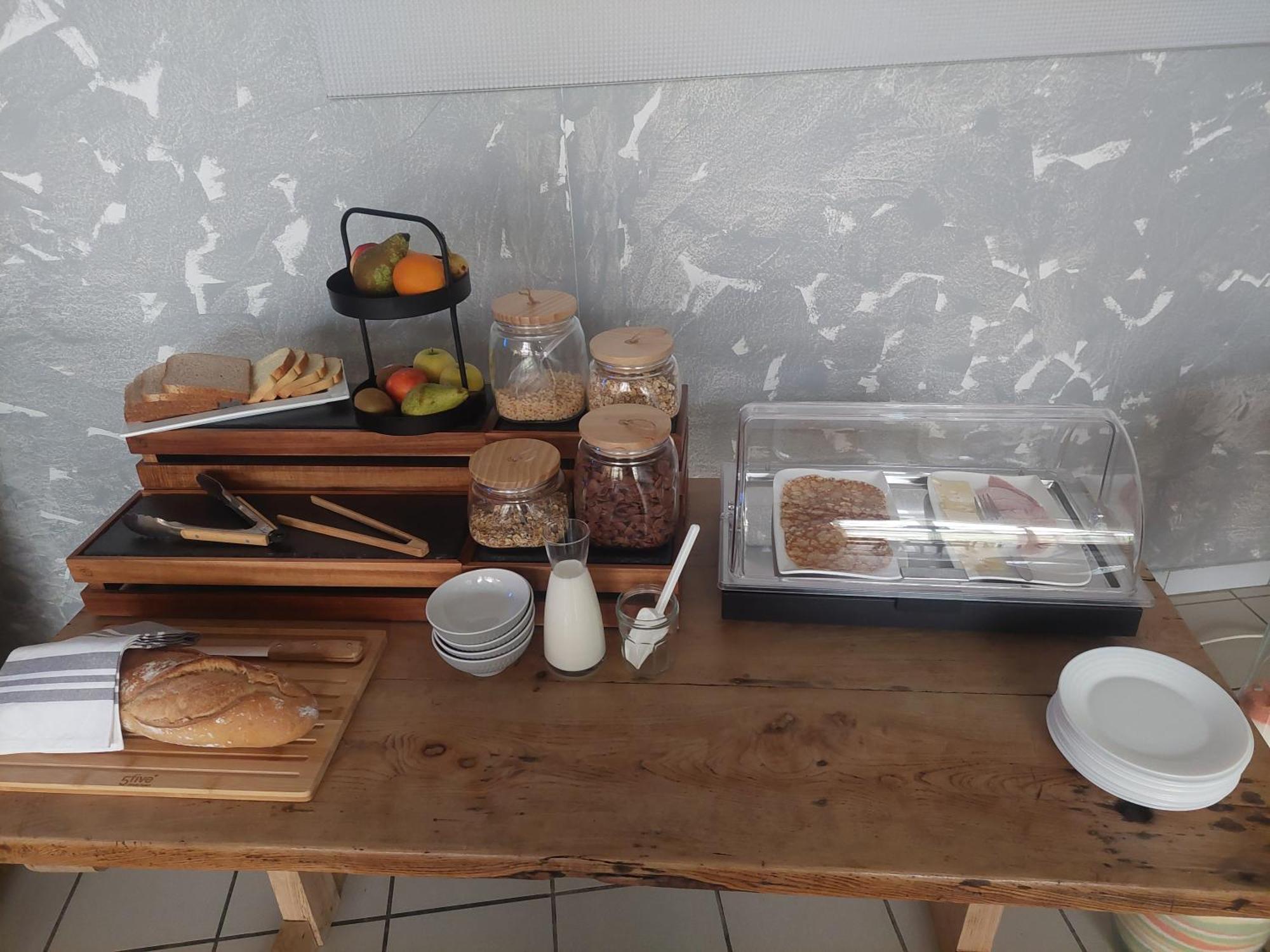 Logis Hotel Restaurant Le Clos Saint Loup Bram 외부 사진