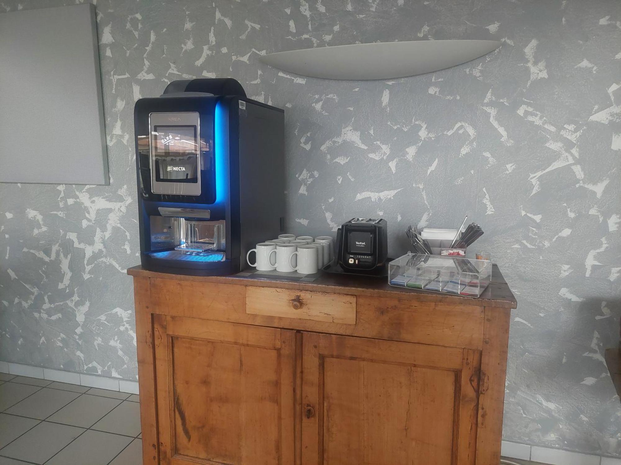 Logis Hotel Restaurant Le Clos Saint Loup Bram 외부 사진