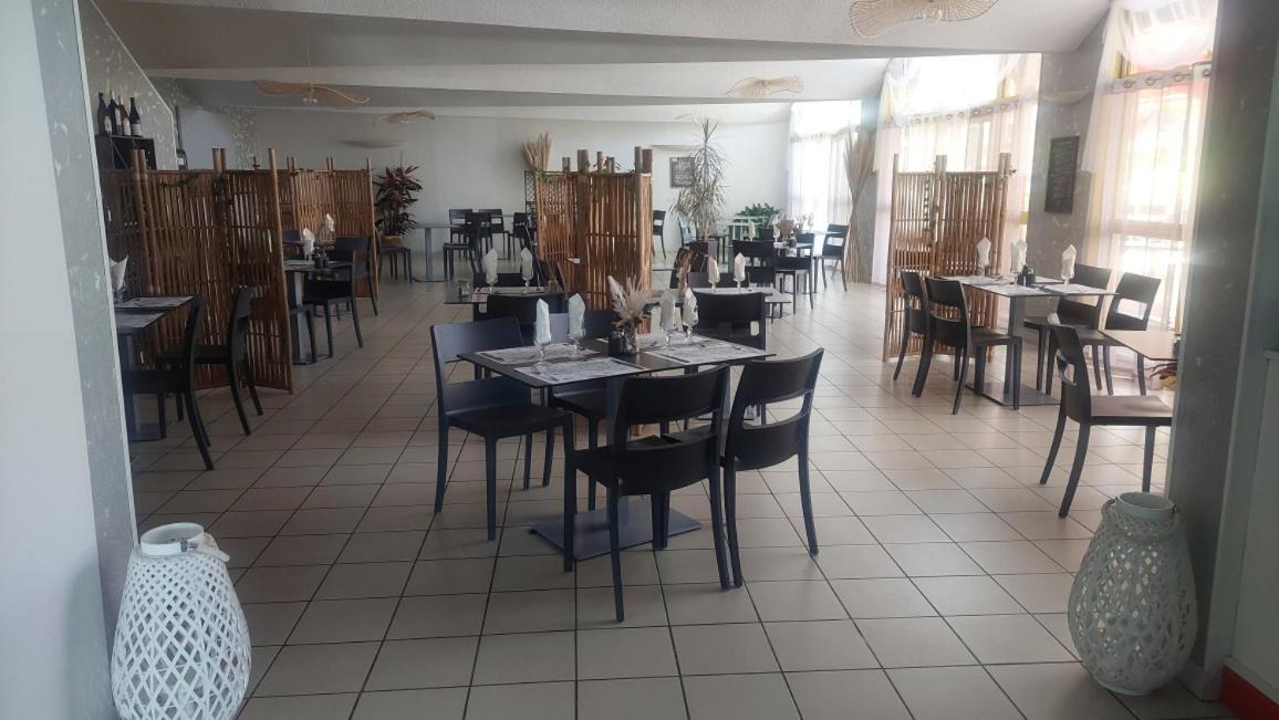 Logis Hotel Restaurant Le Clos Saint Loup Bram 외부 사진